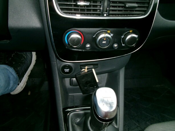 renault-clio-bensin-2017-big-12