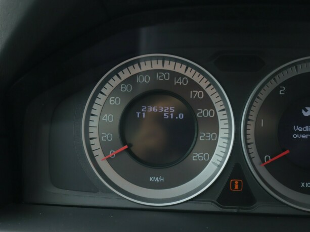 volvo-v70-diesel-2013-big-20
