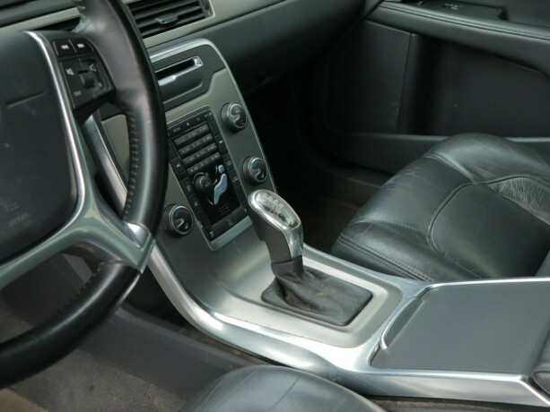 volvo-v70-diesel-2013-big-9