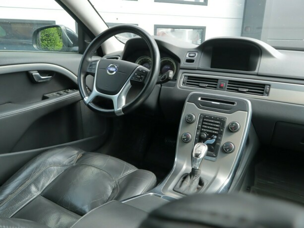 volvo-v70-diesel-2013-big-8