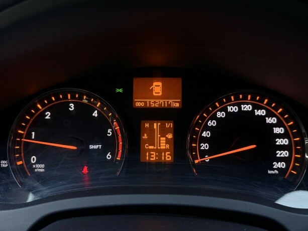 toyota-avensis-diesel-2011-big-17