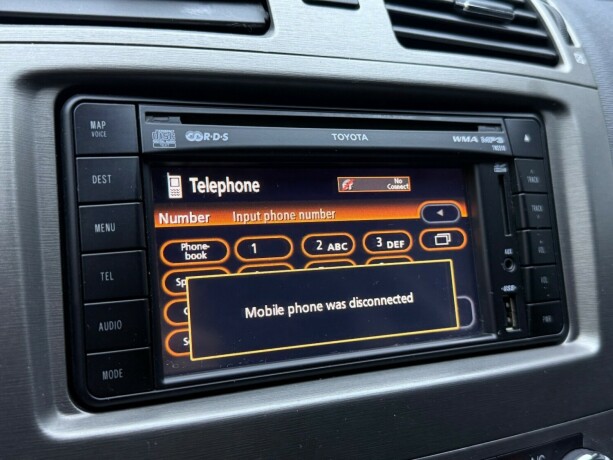 toyota-avensis-diesel-2011-big-23