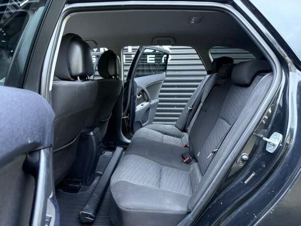 toyota-avensis-diesel-2011-big-29