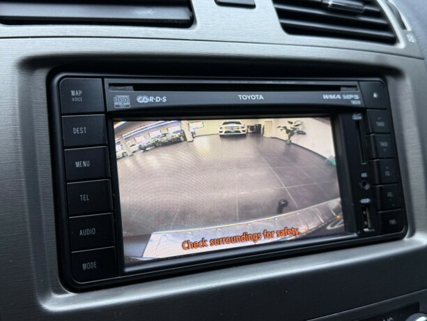 toyota-avensis-diesel-2011-big-19