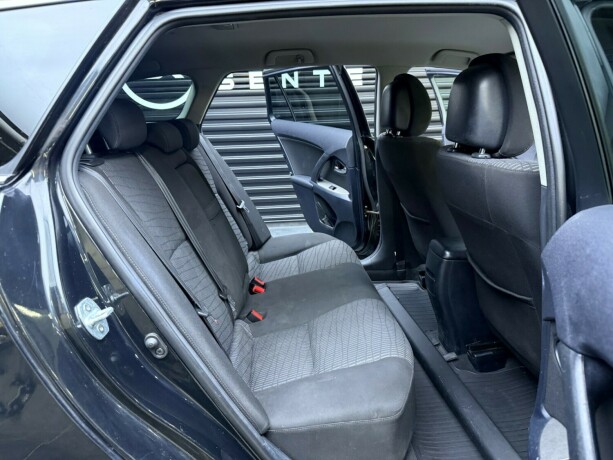 toyota-avensis-diesel-2011-big-30