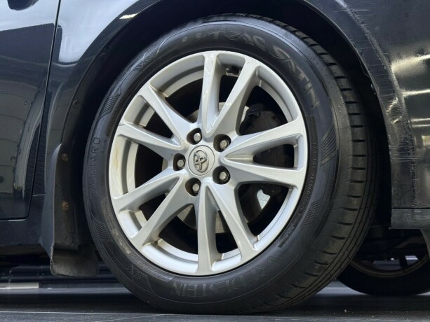 toyota-avensis-diesel-2011-big-7
