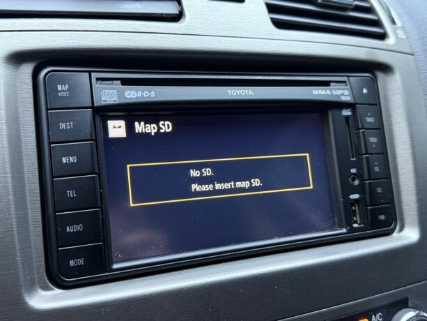 toyota-avensis-diesel-2011-big-22