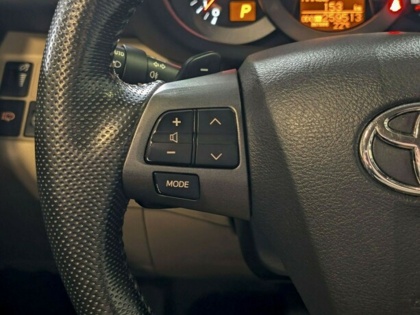 toyota-rav4-bensin-2009-big-24