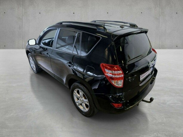 toyota-rav4-bensin-2009-big-6