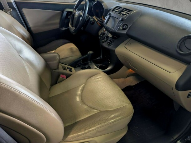 toyota-rav4-bensin-2009-big-22