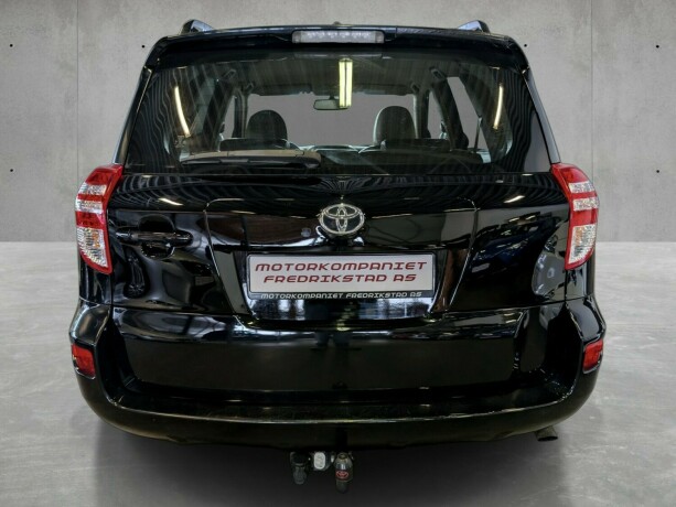 toyota-rav4-bensin-2009-big-10