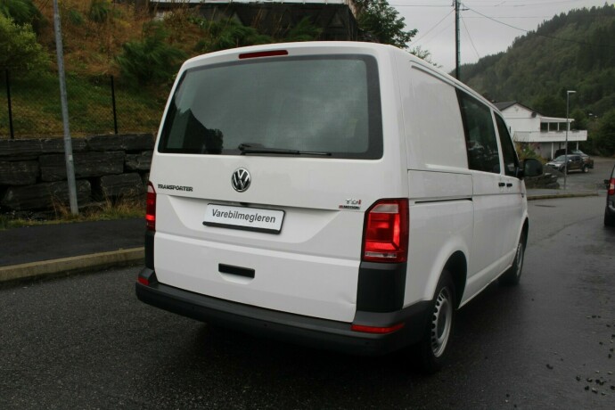 volkswagen-transporter-diesel-2017-big-3