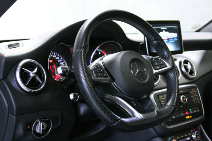 mercedes-benz-cla-bensin-2015-big-16