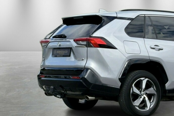 toyota-rav4-elektrisitetbensin-2020-big-8