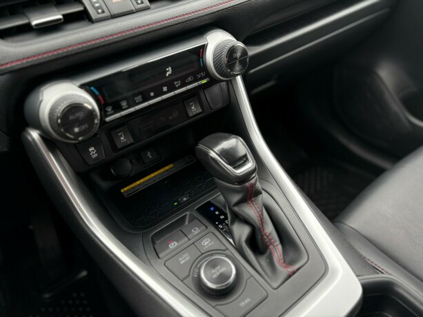 toyota-rav4-plug-in-hybrid-plug-in-petrol-2020-big-20