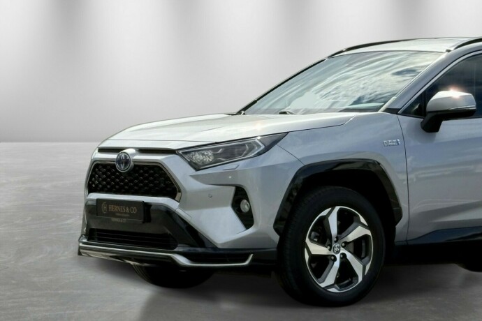 toyota-rav4-elektrisitetbensin-2020-big-4