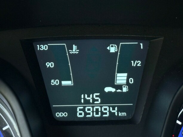 hyundai-ix20-bensin-2013-big-16