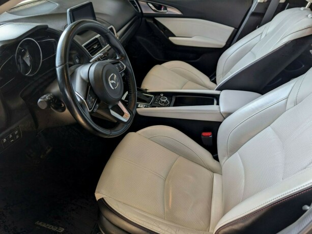 mazda-3-bensin-2017-big-20
