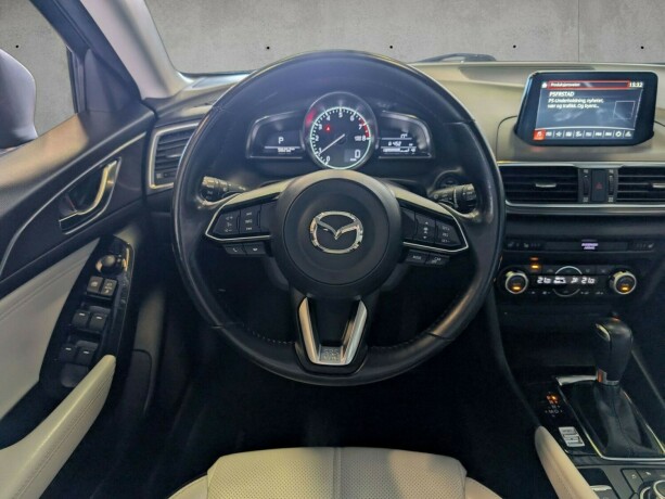 mazda-3-bensin-2017-big-14