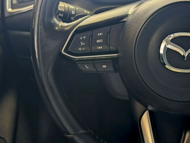 mazda-3-bensin-2017-big-24