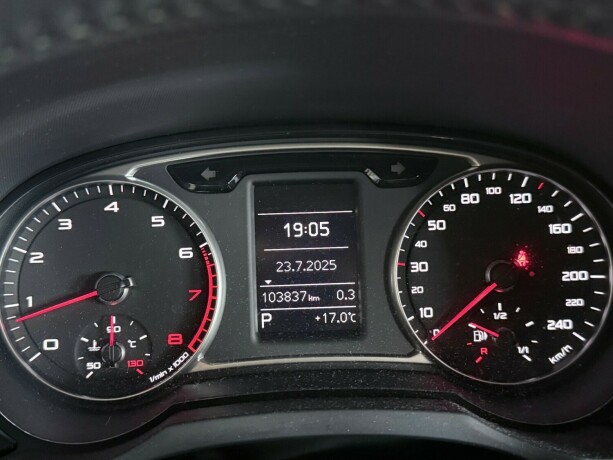 audi-a1-bensin-2013-big-16