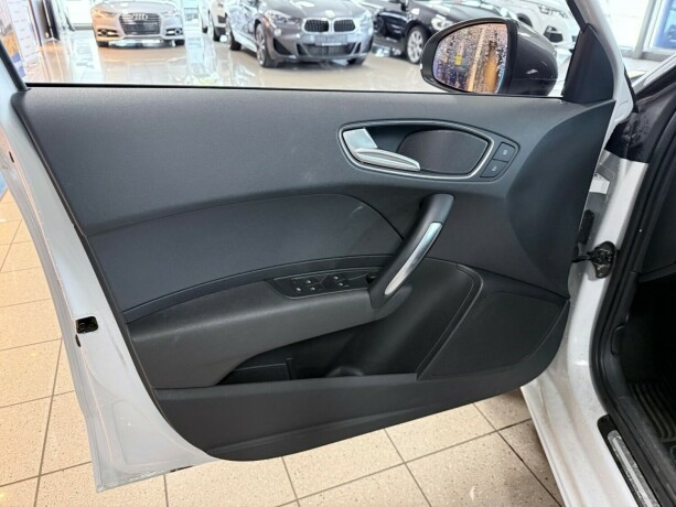 audi-a1-bensin-2013-big-9