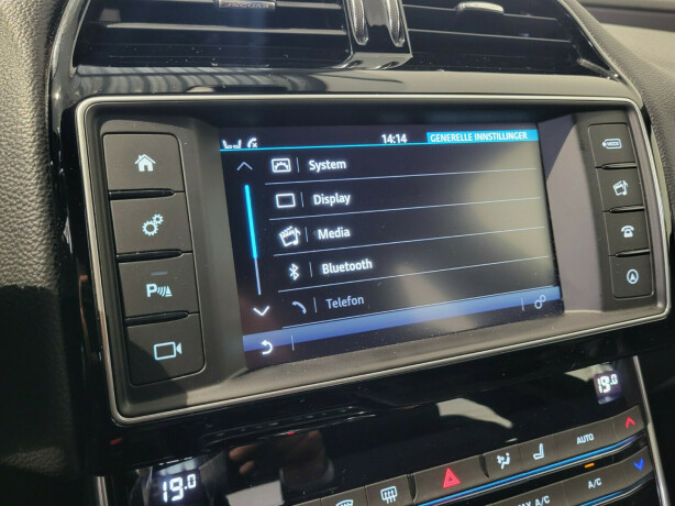 jaguar-xe-diesel-2016-big-18