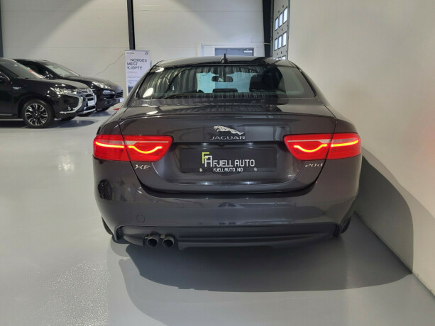 jaguar-xe-diesel-2016-big-8