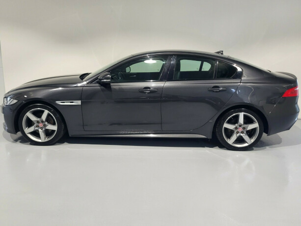 jaguar-xe-diesel-2016-big-5