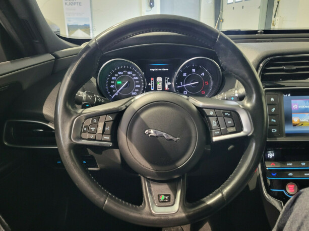 jaguar-xe-diesel-2016-big-14