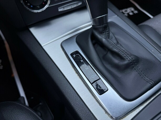 mercedes-benz-c-klasse-bensin-2011-big-30