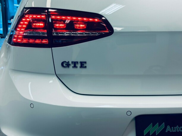 volkswagen-golf-elektrisitetbensin-2016-big-32