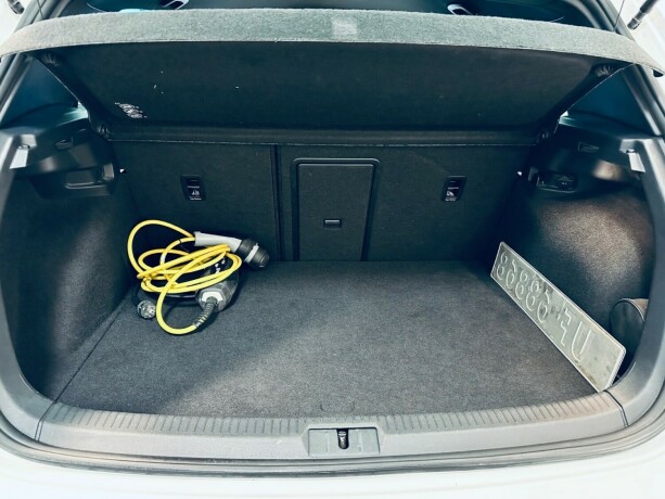 volkswagen-golf-elektrisitetbensin-2016-big-19