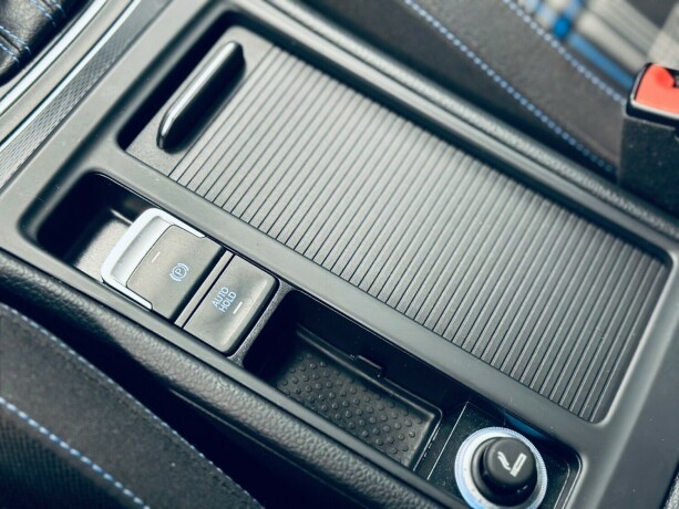 volkswagen-golf-elektrisitetbensin-2016-big-23