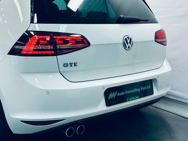 volkswagen-golf-elektrisitetbensin-2016-big-6