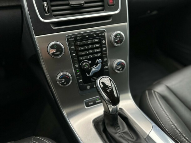 volvo-v60-elektrisitetdiesel-2016-big-17