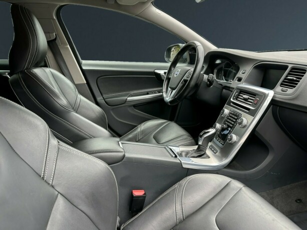 volvo-v60-elektrisitetdiesel-2016-big-12