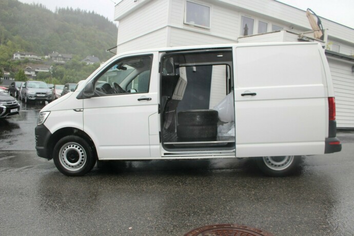 volkswagen-transporter-diesel-2017-big-4