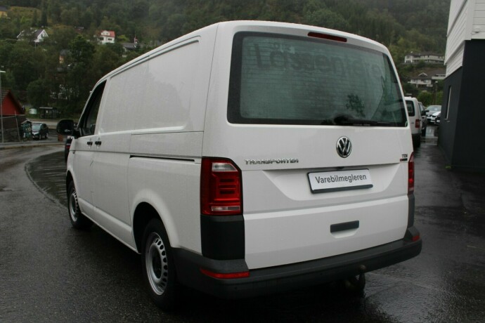 volkswagen-transporter-diesel-2017-big-2