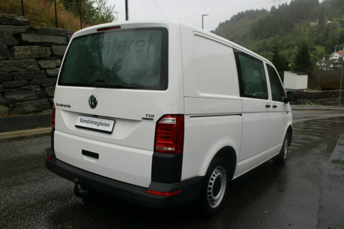 volkswagen-transporter-diesel-2017-big-3