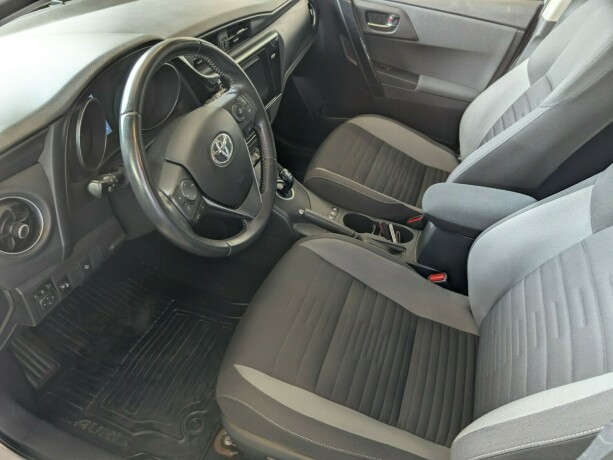 toyota-auris-elektrisitetbensin-2016-big-20