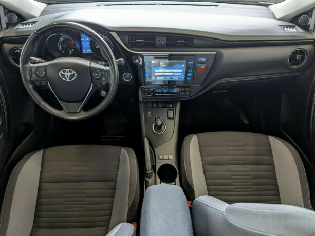 toyota-auris-elektrisitetbensin-2016-big-12