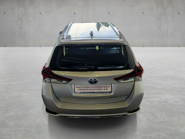 toyota-auris-elektrisitetbensin-2016-big-11