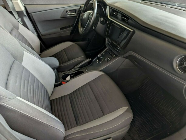 toyota-auris-elektrisitetbensin-2016-big-22