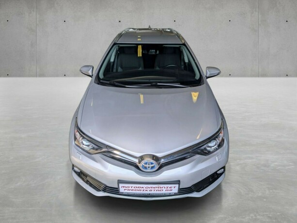 toyota-auris-elektrisitetbensin-2016-big-9