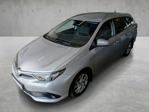 toyota-auris-elektrisitetbensin-2016-big-4
