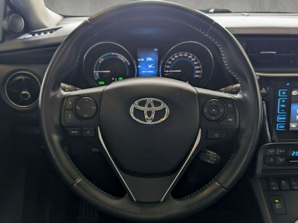 toyota-auris-elektrisitetbensin-2016-big-15