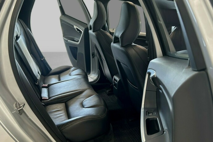 volvo-xc-60-diesel-2017-big-13