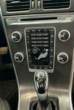 volvo-xc-60-diesel-2017-big-12