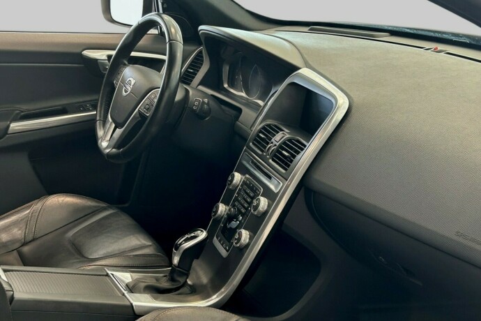 volvo-xc-60-diesel-2017-big-10